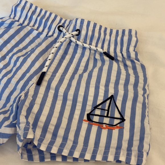 Cat & Jack swim trunks - Picture 2 of 3
